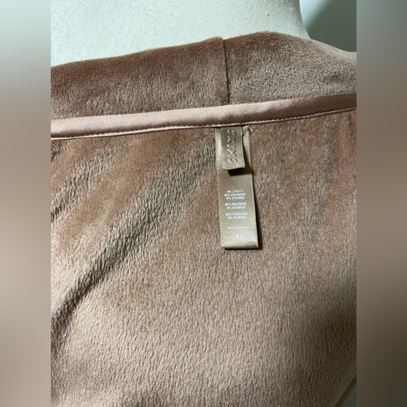 Skims Velour Tracksuit Set *note size difference* - Picture 10 of 13